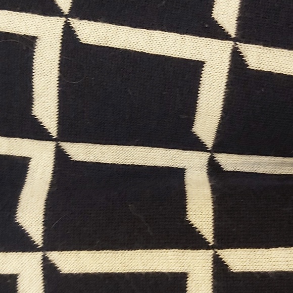 Ladies sweater - Picture 2 of 3